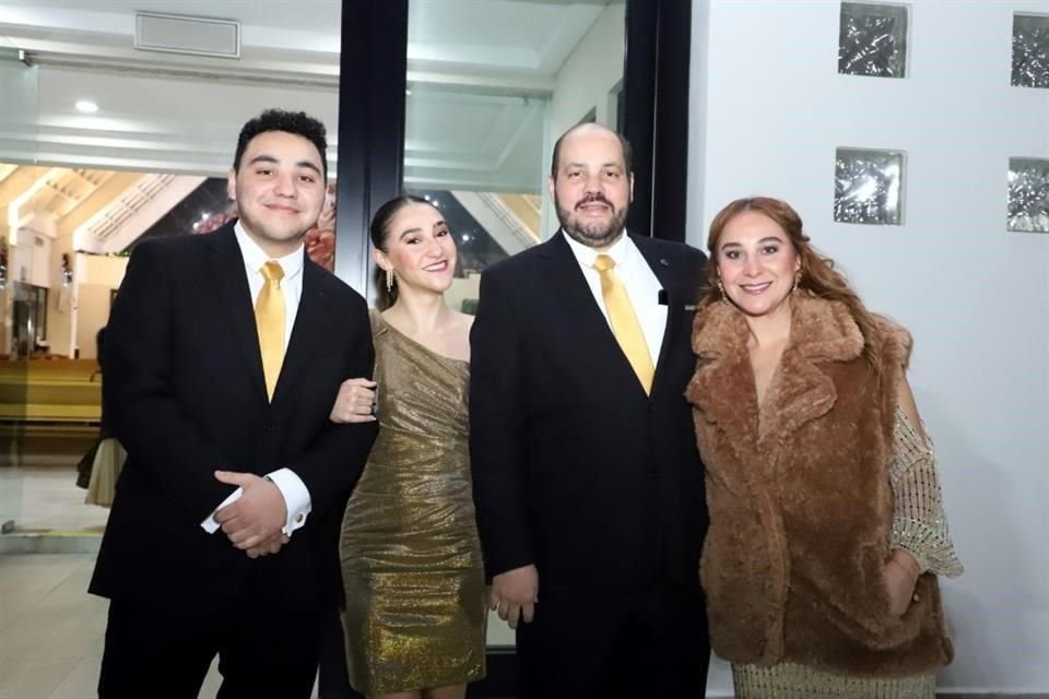 Vicente Galván, Jimena Galván, Vicente Galván y Rosa Yesenia Elizondo