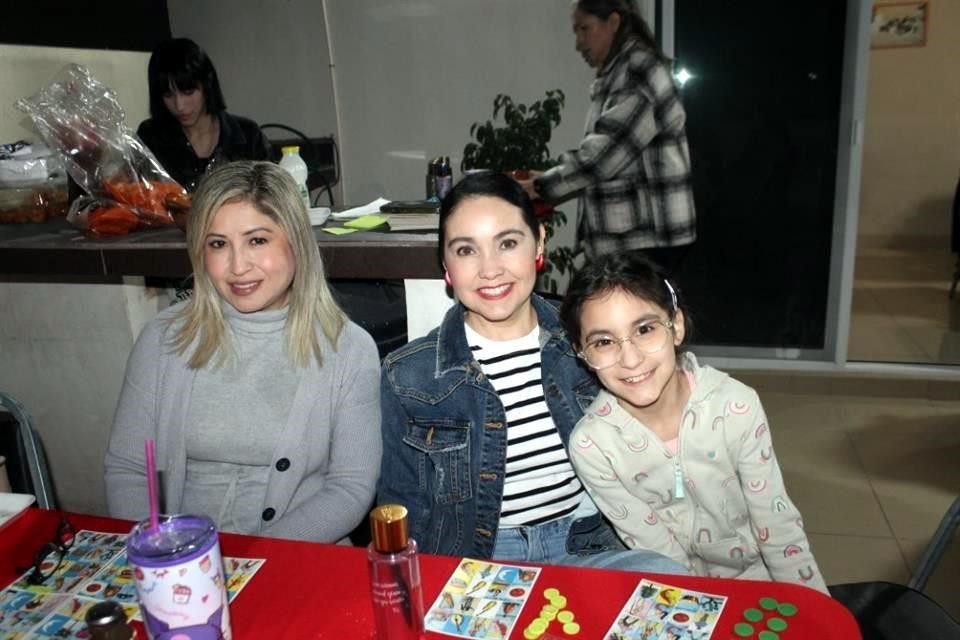 Alejandra Garza, Roxana Martínez y Mía Aguilar