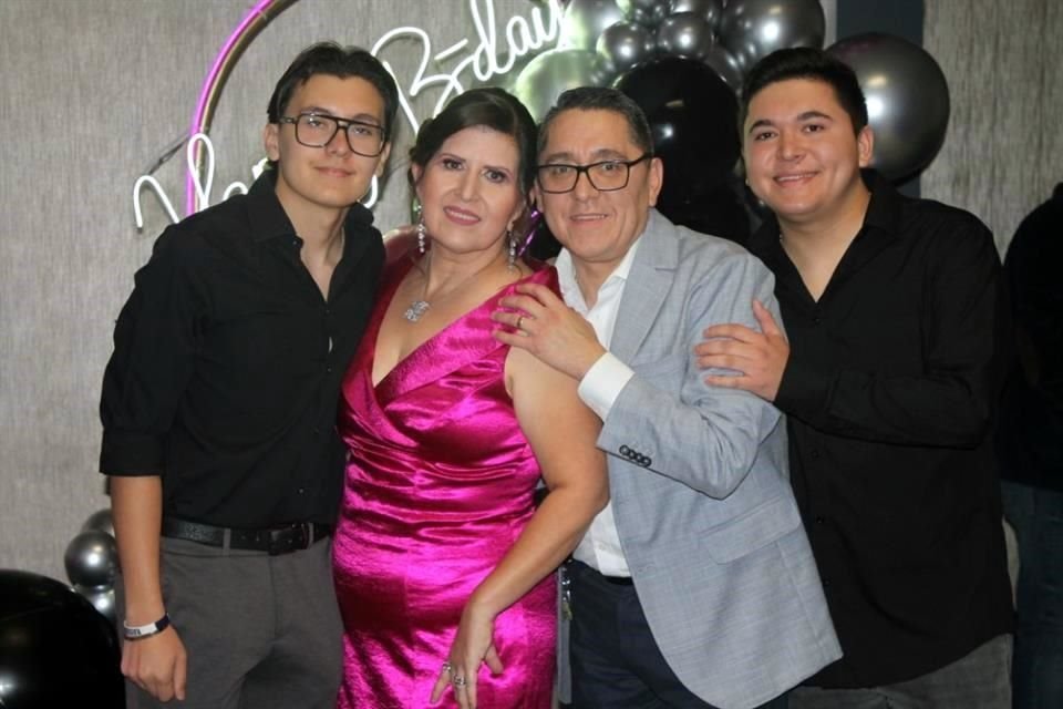 Ricky Vega, Elizabeth Cantú Cárdenas, Fernando Vega y Fernando Vega Cantú