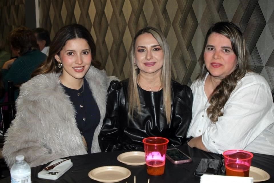 Gaby Cantú, Nora Cárdenas y Paty Cantú