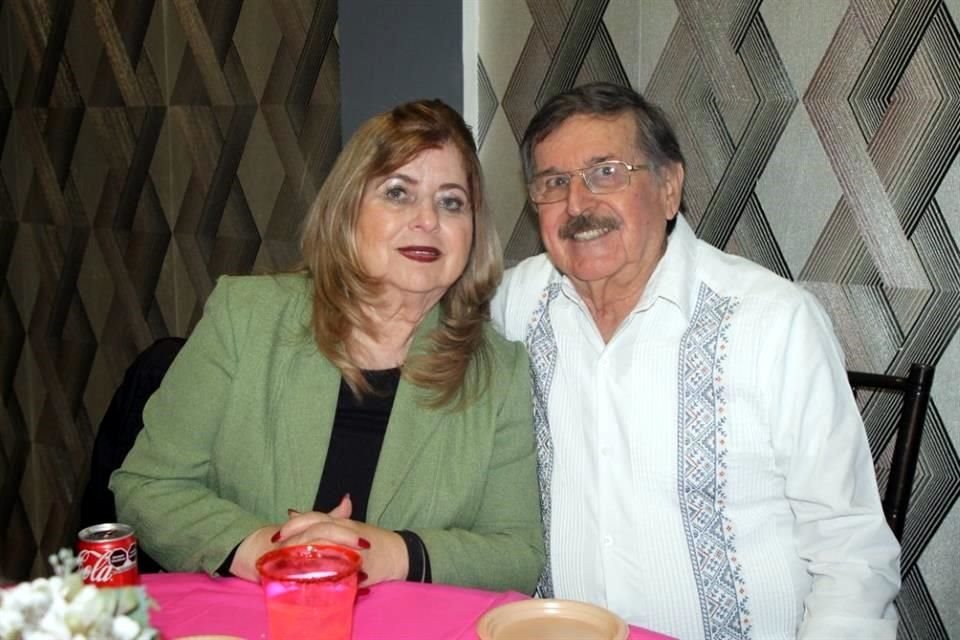 Betty Cárdenas y Roberto Cantú