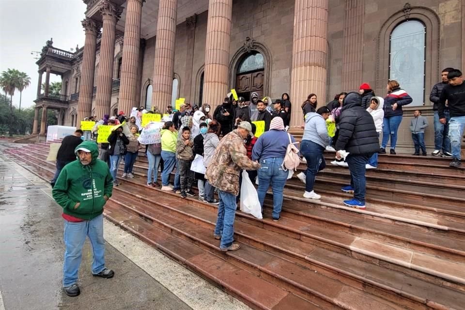 Los manifestantes llegaron al Palacio de Gobierno.