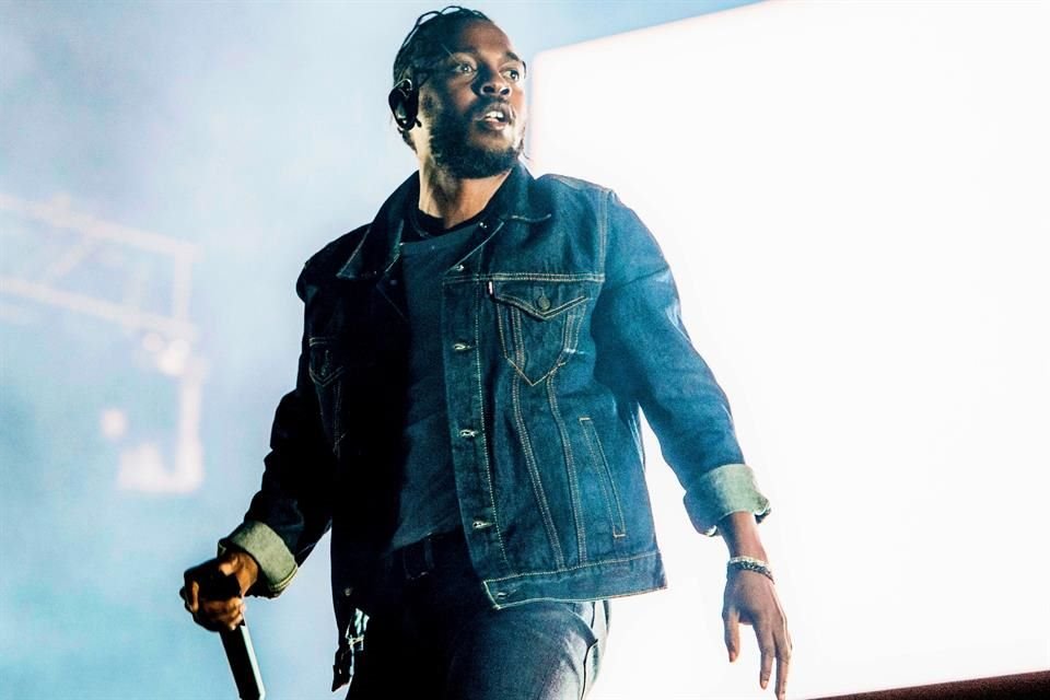 Kendrick Lamar lidera la lista global de tracks de Apple Music con su éxito 'Not Like Us'; le siguen Sabrina Carpenter y Taylor Swift.