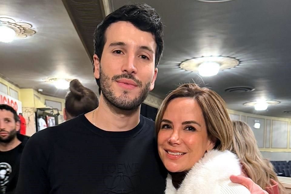 Marcela Lozano de Arcq con Sebastián Yatra