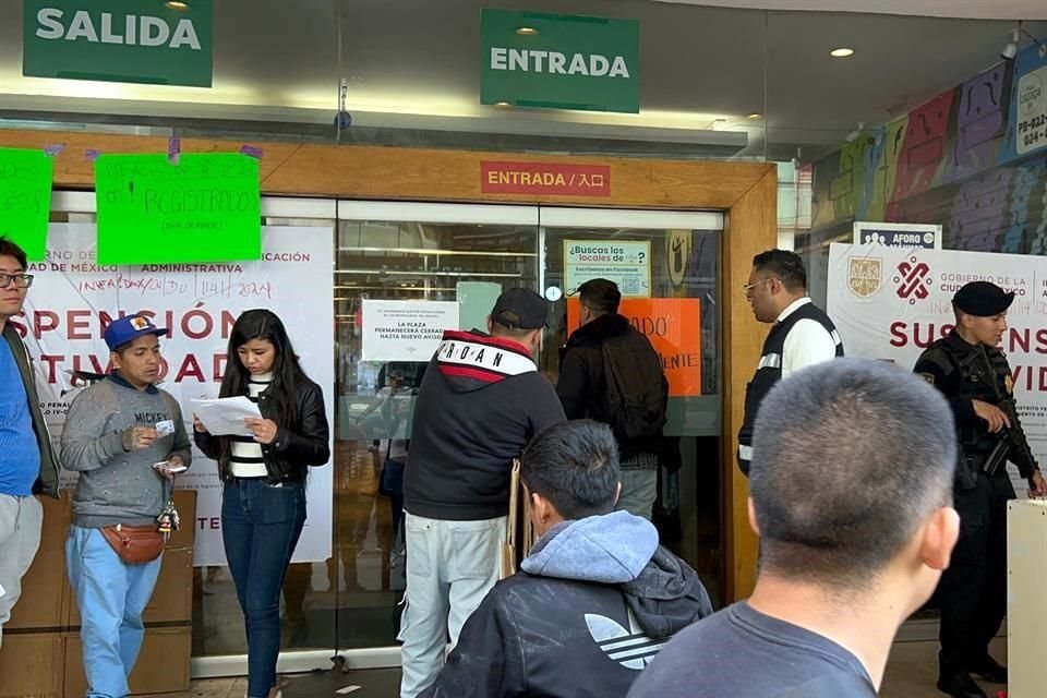 Los locatarios confían en poder retirar la mercancía en próximos días.