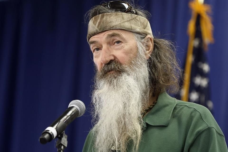 Jase Robertson, hijo de Phil, compartió que la salud del hombre de 78 años ha ido empeorando en los últimos años.