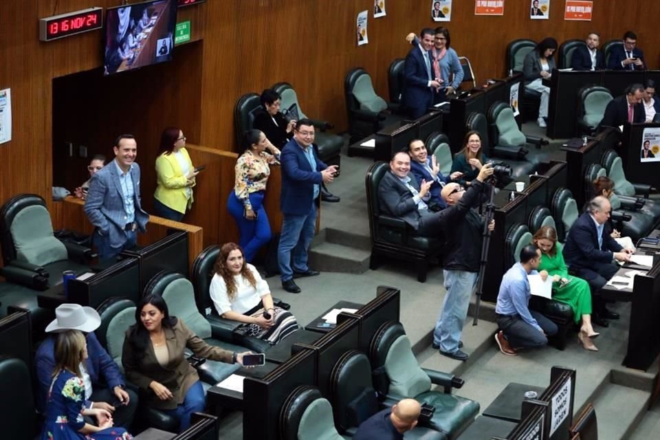 El Congreso analiza ampliar su periodo ordinario si no se aprueba Paquete Fiscal antes del 20 de diciembre, asegura Carlos de la Fuente.
