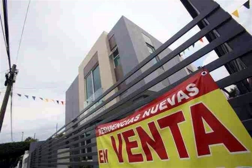 Si quieres dejar de rentar, vivir en casa de tus suegros o tus papás y deseas comprar casa pero no te alcanza, todavía tienes una alternativa.