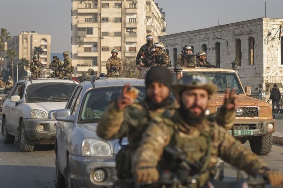 Rebeldes sirios capturaron la ciudad de Hama.