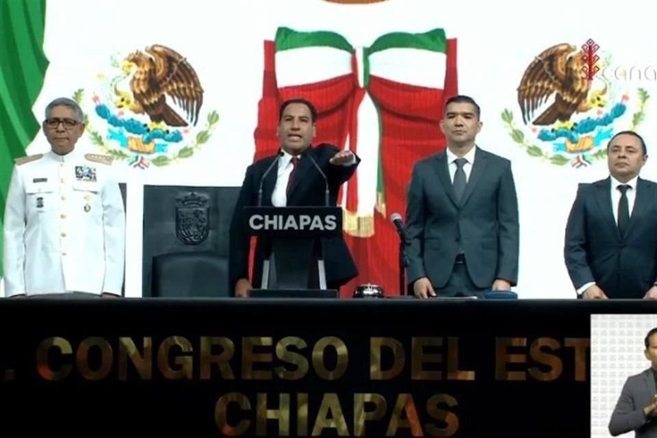 El morenista Eduardo Ramírez tomó protesta este domingo como el nuevo Gobernador de Chiapas.