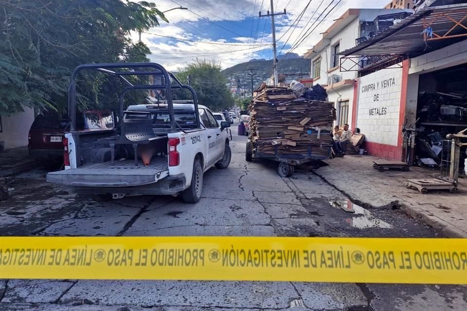 Los cateos iniciaron alrededor de las 8:00 horas en la calle Veracruz, entre 16 de Septiembre y 5 de Febrero.