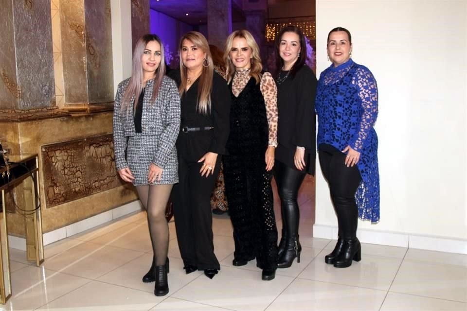 Nora de Álvarez, Adela Rodríguez, Betty Marroquin, Maricela Guajardo. Diana Guajardo de Martínez