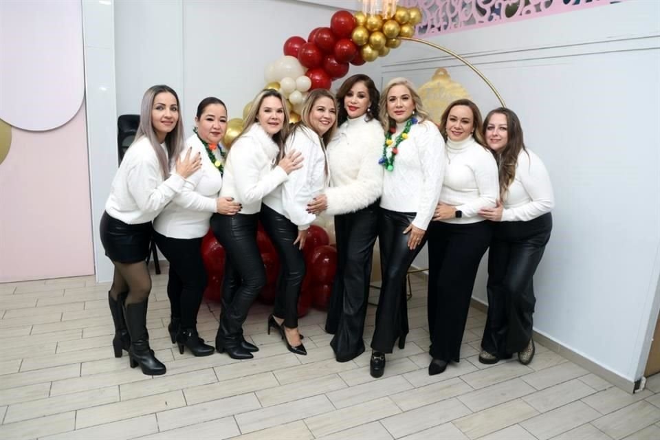 Nora de Álvarez, Malena Yañez, Claudia Garza, Silvia Martínez, Ana Bertha Silva, Carmen Garza, Verónica Larios y Yazmín de los Santos