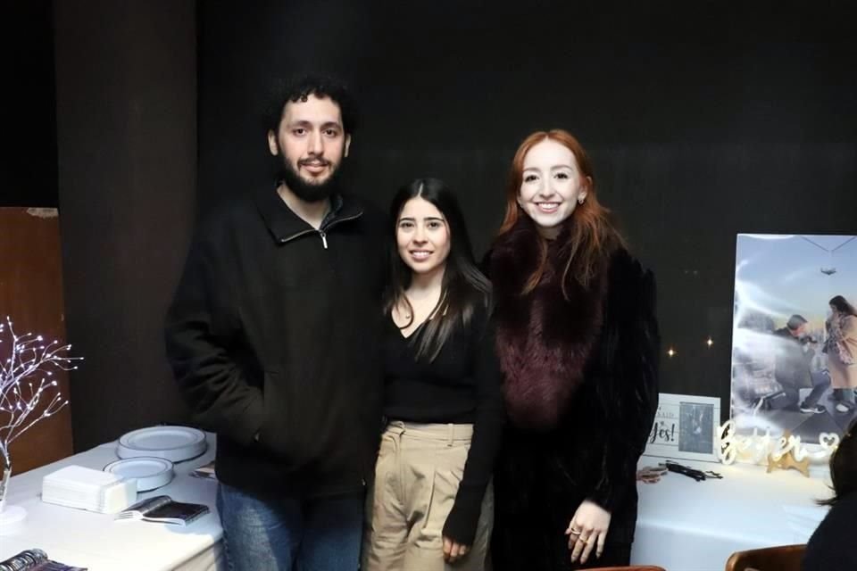 Rodrigo Fernández, Martha Valdés y Alejandra Ramírez