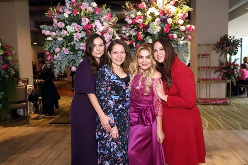 Lisseth Castorena, Jéssica Castorena, Rosy Soto de Castorena y Melissa Castorena