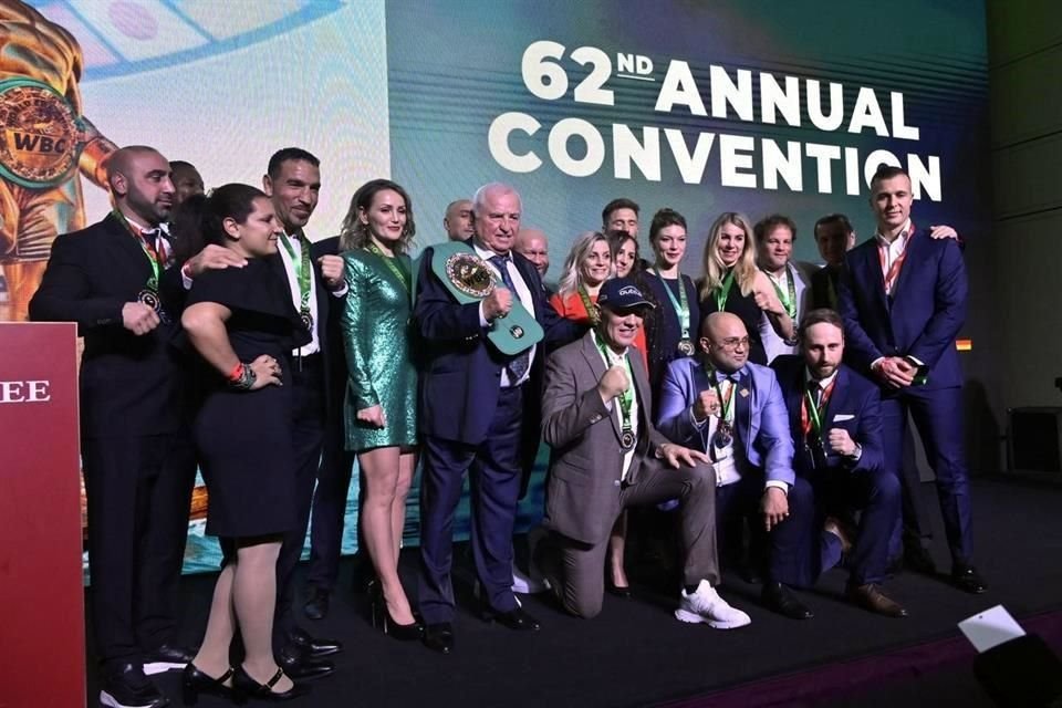 Campeones del boxeo recibieron reconocimiento en la Convención Anual Mundial de Boxeo.