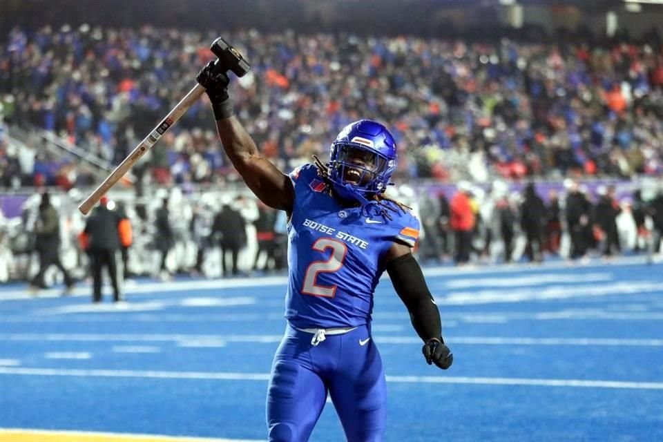 Ashton Jeanty, de Boise State, corrió para 2 mil 497 yardas.