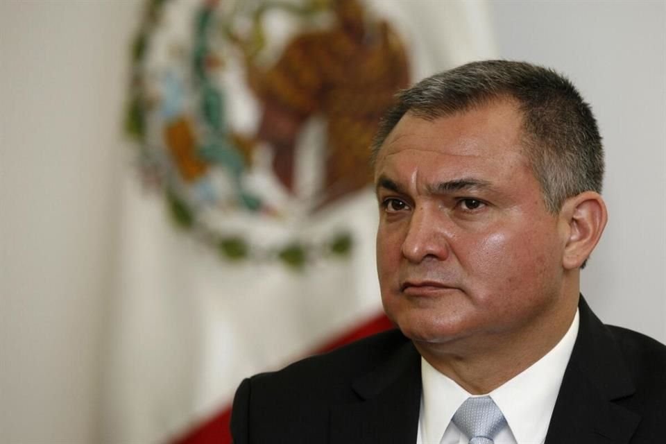 Corte de EU sentenció al ex Secretario de Seguridad de México Genaro García Luna a pagar 748 mdd por esquema de contratación ilegal.