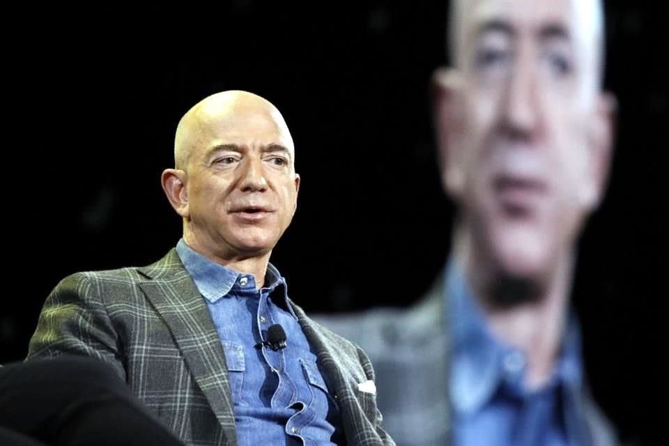 Jeff Bezos, fundador y presidente ejecutivo de Amazon, se reunirá con Trump la próxima semana, dijo el Presidente electo el jueves en una entrevista con la CNBC.