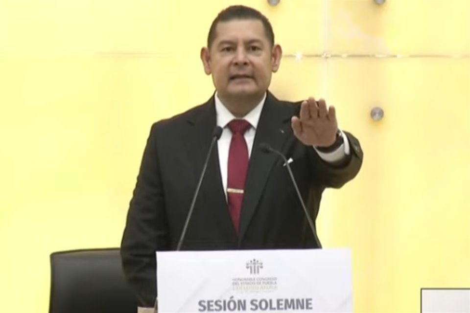 Alejandro Armenta, de Morena, rindió protesta como Gobernador de Puebla para el periodo 2024-2030.