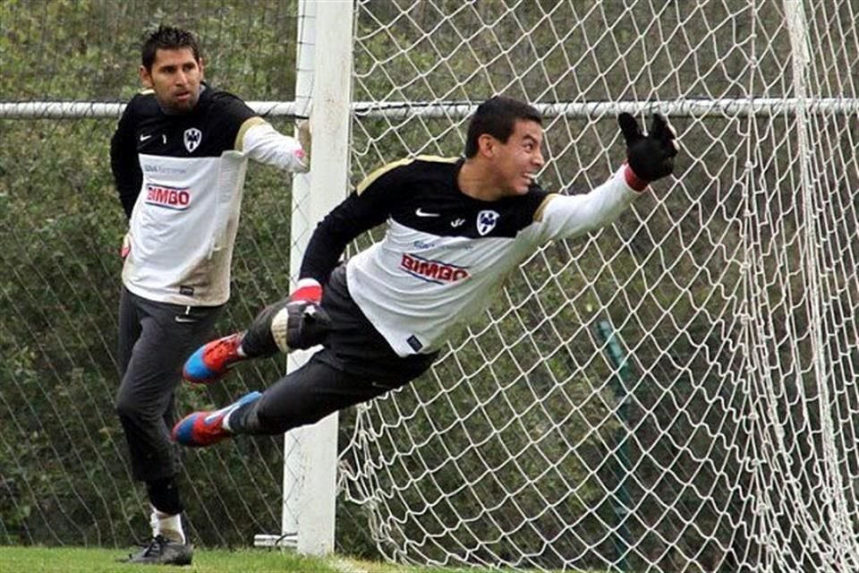 Jonathan Orozco tuvo durante varios años como tercero y segundo arquero al 'Mochis'.