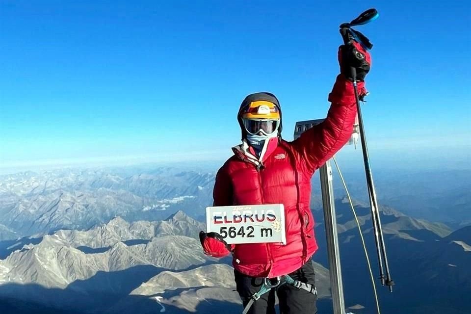 También conquistó Elbrus, la montaña más alta de Europa.