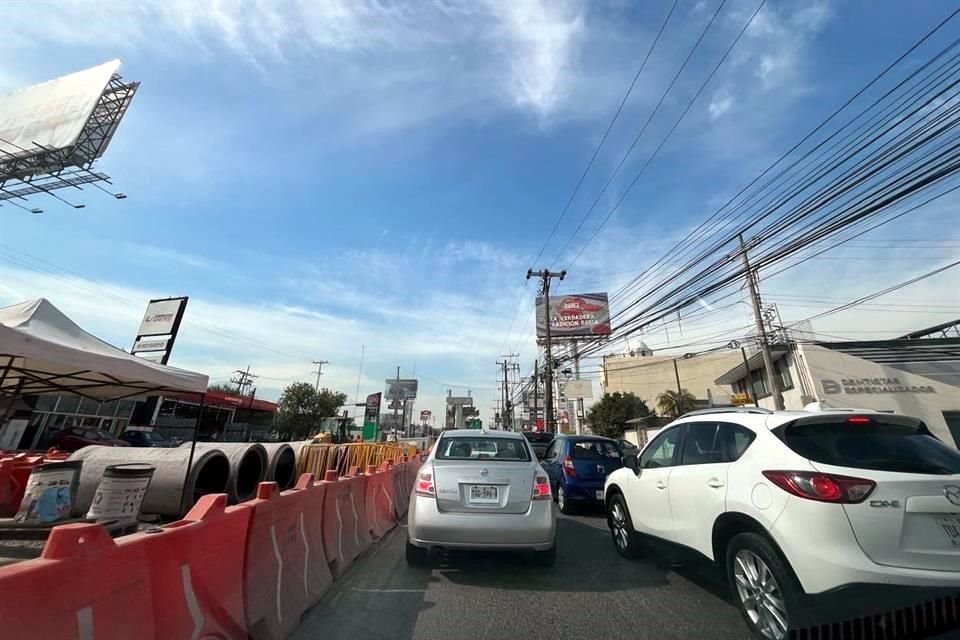 Vecinos y autoridades municipales y estatales, se reunieron en un parque de la Colonia Nueva Linda Vista para conocer las obras de la L6.