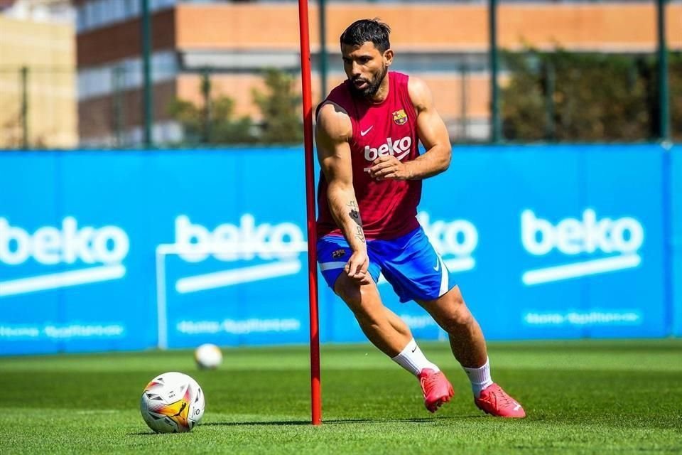 Agüero se perderá al menos dos meses por lesión.