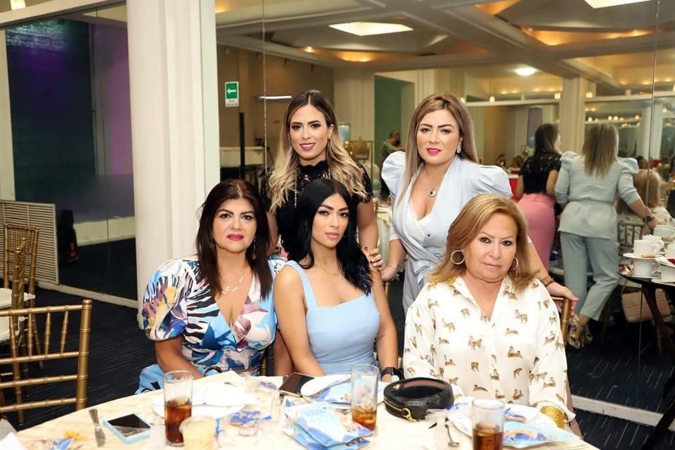Bianca Leal, Denisse Leal, Thelma Alemán, Fernanda Zavala y Alma Alemán