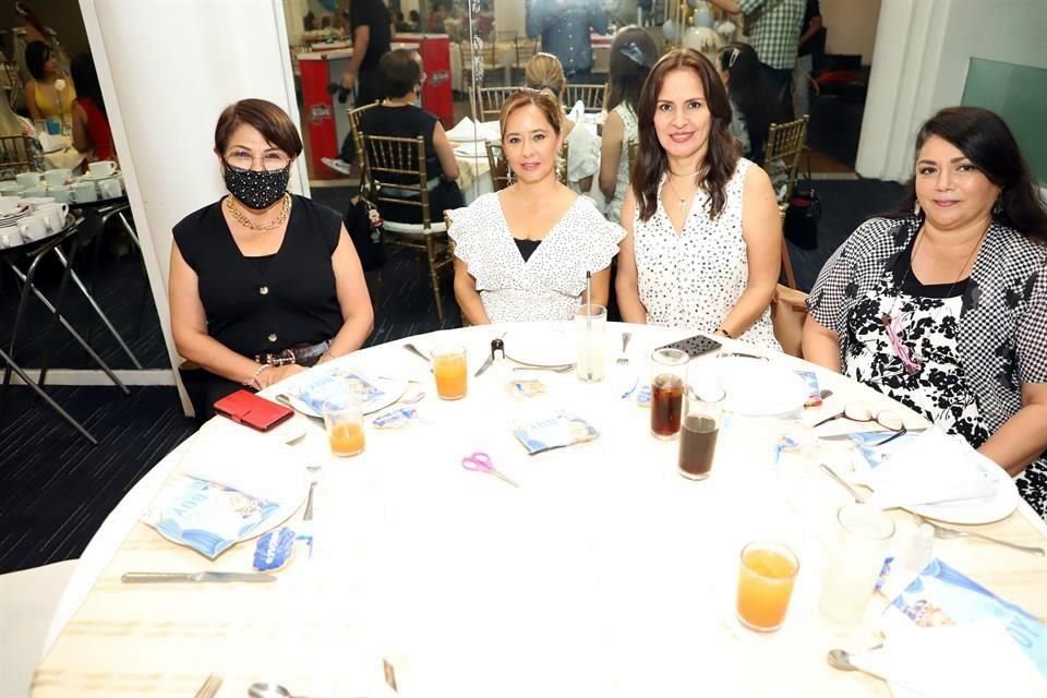 Margarita Larragoity, Janet Montemayor, Laura Morales y Marielva Garza