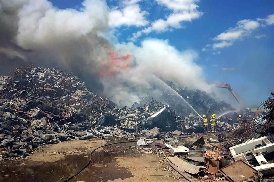 No se afecto la vialidad, ni se reportaron lesionados.