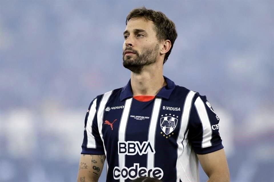 Como en cada partido, Sergio Canales tuvo la responsabilidad de encabezar las ofensivas de Rayados.