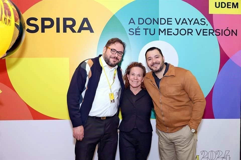 Kurt Lester Benze, Lilia Marcela Figueroa y Julián Nevárez, director de Posgrados.
