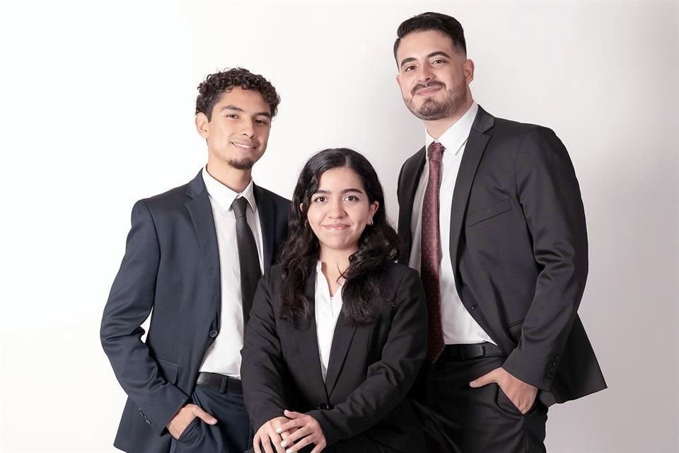 Carlos Andrés Reyes, David Adrián Villanueva y Teresa Berenice Hernández.