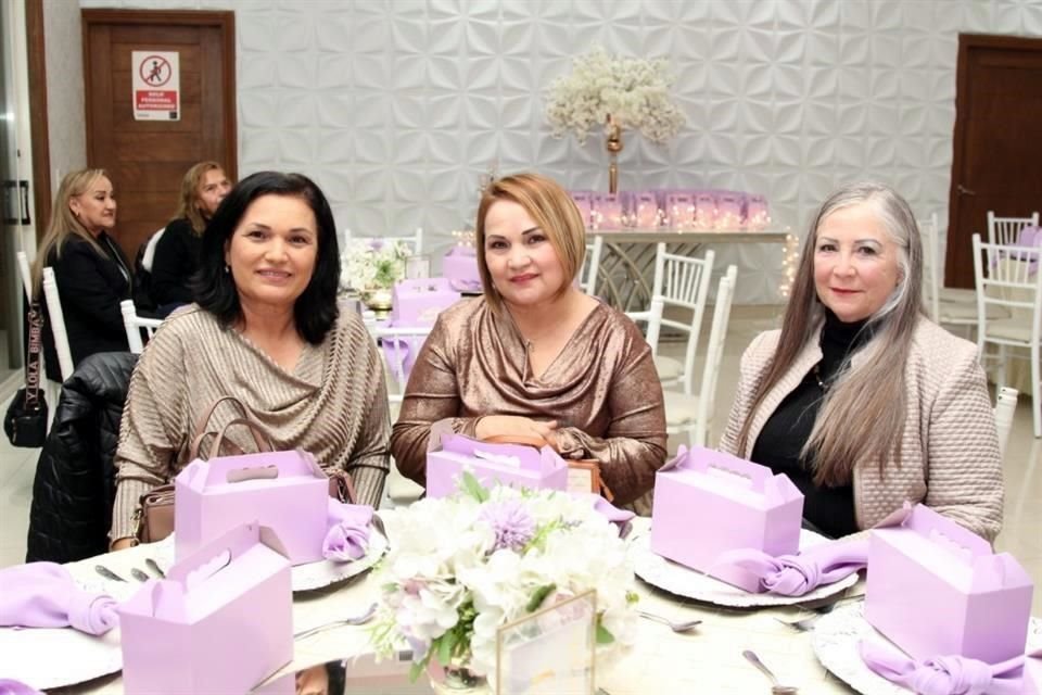 Celia Martínez Guajardo, Alicia Martínez Guajardo y Esperanza Chapa Peña