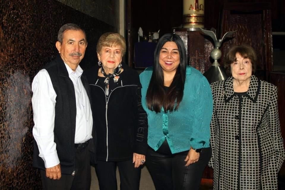 Juan Barrera, Esperanza Rangel, Vero Lozano y Maricela Rangel