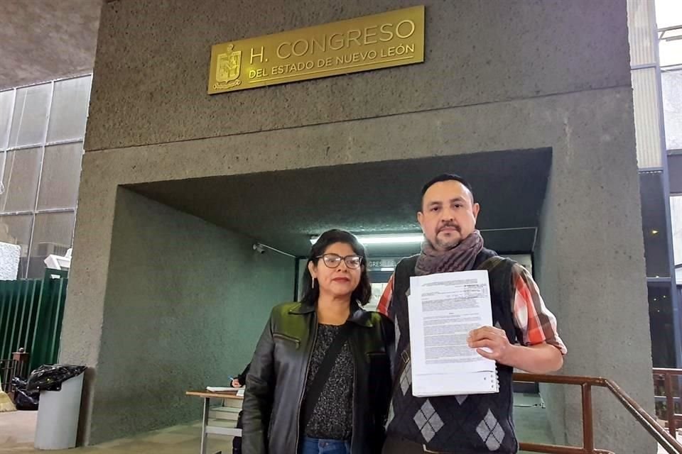 Élida Sandate y Raúl Bolaños, del colectivo Ciudadanos Desconocidos.