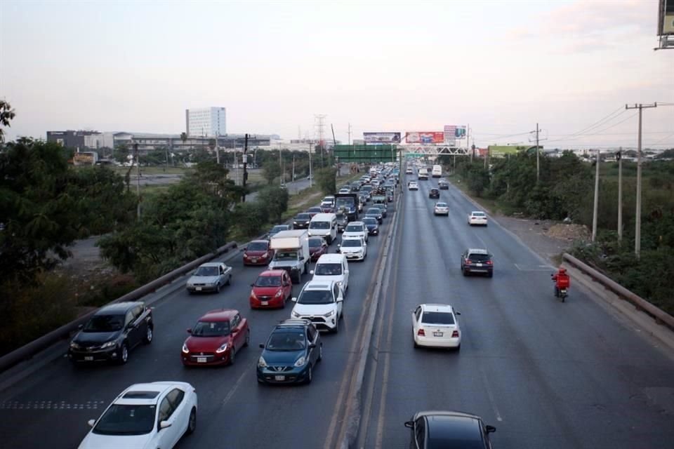  Los cierres viales se mantendrán los siguientes meses por los trabajos de cimentación y construcción del viaducto elevado.