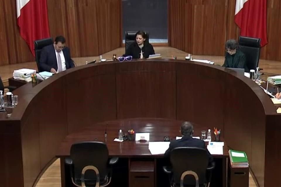 Los magistrados de la Sala Superior votaron de manera unánime a favor de confirmar la sentencia de la Sala Especializada.