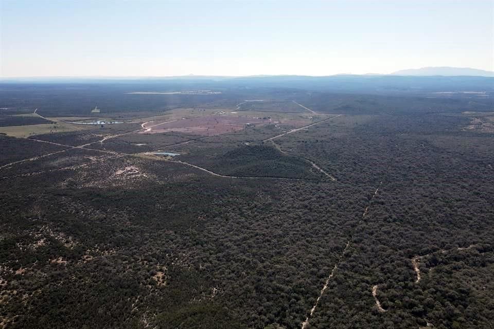 De acuerdo con pobladores de la zona, la intención del Gobernador es convertir la propiedad en un rancho cinegético con fines de lucro.