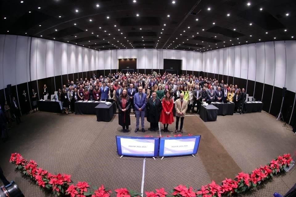 Taddei y consejeros del INE en reunión con vocales de las Juntas Locales Ejecutivas de las 32 entidades para la organización de la elección judicial.