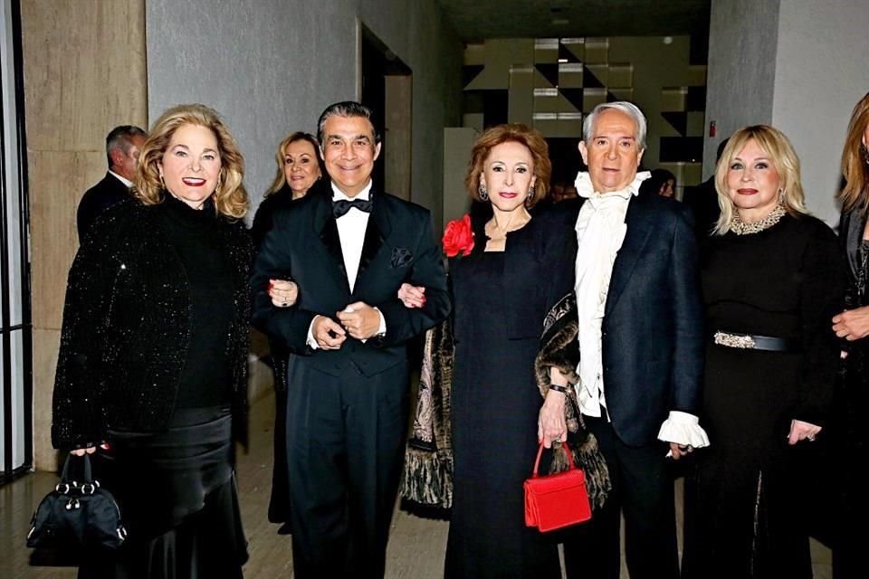 Liliana Melo de Sada, Felipe Cázares, Yolanda Santos de Hoyos, Esteban Matiz y Cordelia Cortés