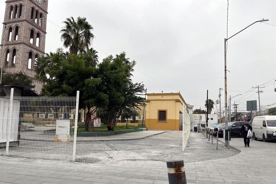 La Plaza del Roble tendrá una reja y será cerrada durante las noches, para evitar que se haga mal uso del espacio.