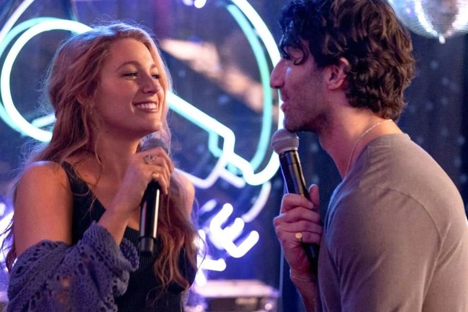 Colleen Hoover, autora de la saga de novelas 'It Ends With Us', apoyó en redes a Blake Lively en medio de la demanda a Justin Baldoni.