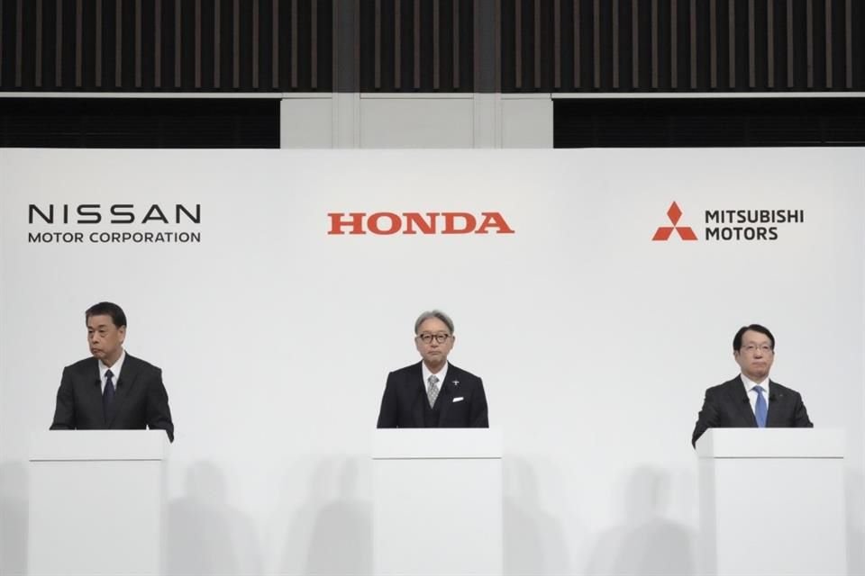 Nissan dan Honda menandatangani perjanjian pembicaraan merger dan akan membentuk perusahaan induk untuk go public pada tahun 2026.