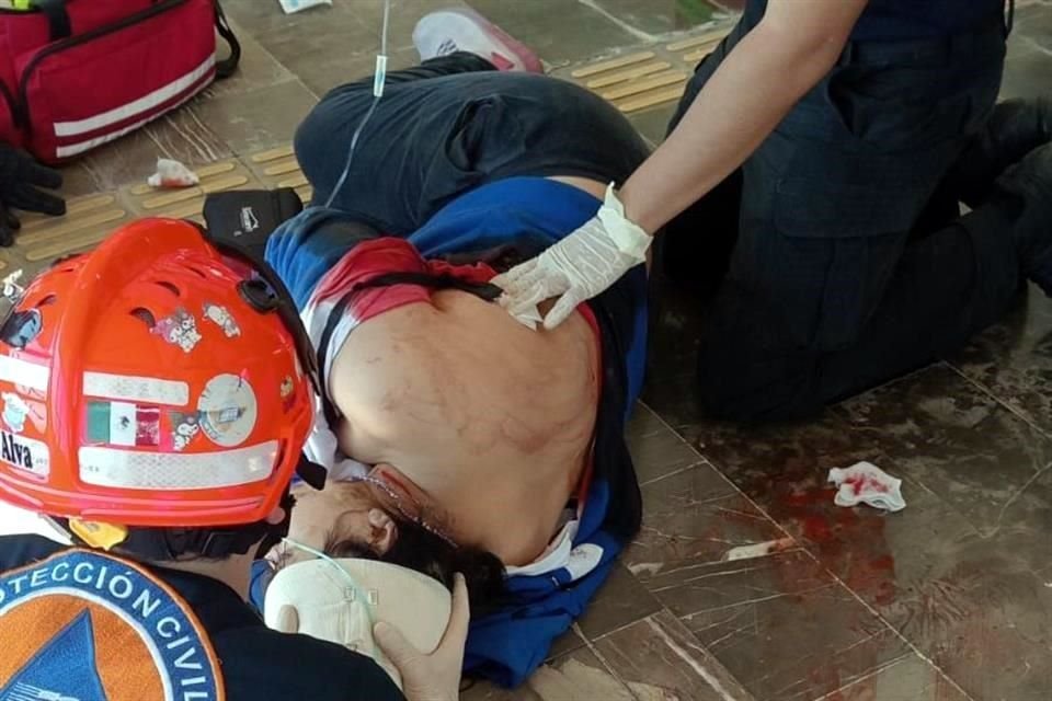 La mujer quedó lesionada, con golpes en la cabeza y un costado.