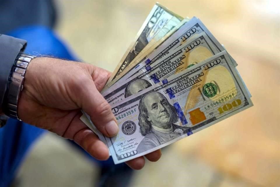 Este año, México podría recibir remesas del exterior por 66 mil millones de dólares, estimó Banamex.