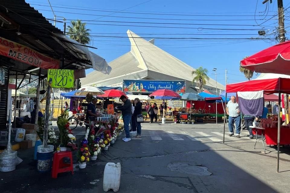 Las calles alrededor de la Basílica de Guadalupe, en la Colonia Independencia, ya recuperaron su ajetreo normal.