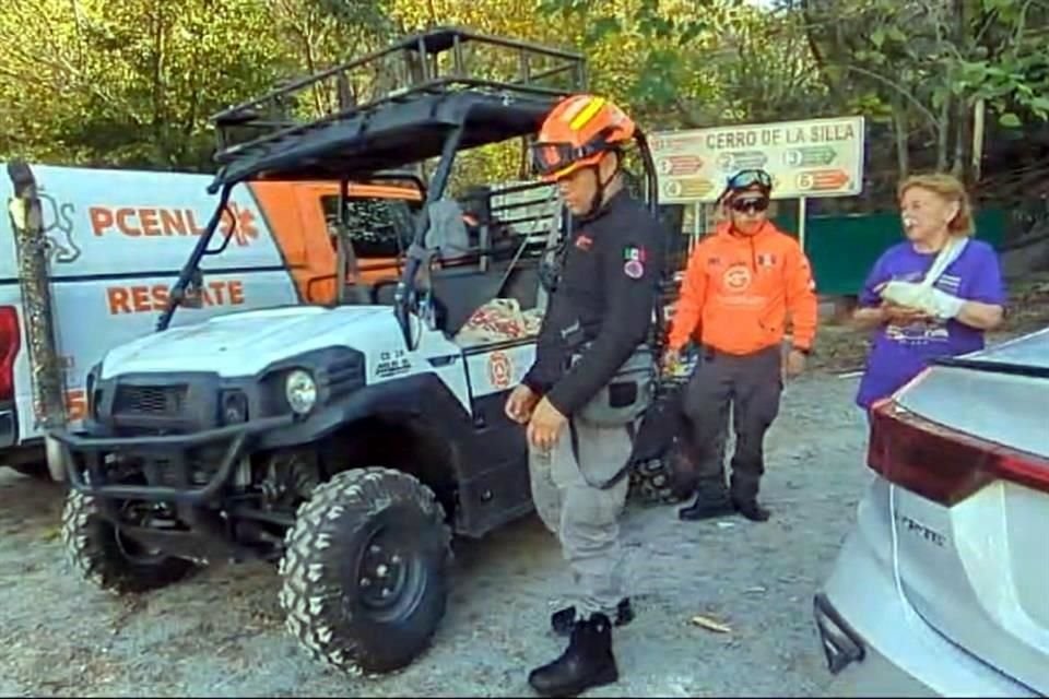 El accidente se reportó minutos antes de las 15:00 horas, cerca de la plancha del teleférico que sirve como mirador para los paseantes.