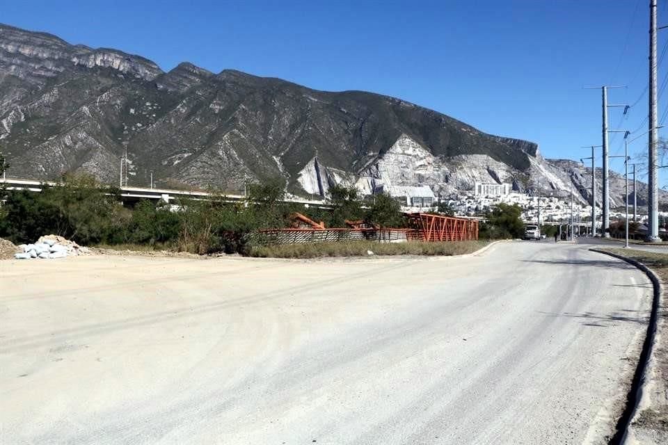 El tramo donde se habilitarían los estacionamientos en el río  se ubica entre la Avenida Corregidora y el Puente Zaragoza.